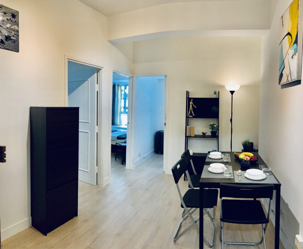 (Looking for Male Flatmates!) Sheung Wan, Bonham Strand West, Wing Yu